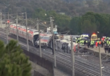 Σιδηροδρομική τραγωδία στην Ισπανία: Δεκάδες νεκροί και εκατοντάδες τραυματίες σε σύγκρουση 2 τρένων