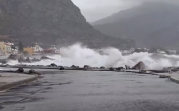 Σε κλοιό κακοκαιρίας η χώρα – Καταιγίδες, θυελλώδεις άνεμοι και χιόνια