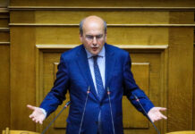 Επίθεση Χατζηδάκη σε Ανδρουλάκη: Λέτε ό,τι και οι ψεκασμένοι, τα εμβόλια για την ευλογιά δεν είναι εγκεκριμένα