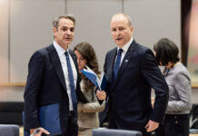 Κοινή γραμμή των «27» της ΕΕ απέναντι στον Τραμπ: Οι θέσεις της Αθήνας για το «Συμβούλιο Ειρήνης» και τη Γροιλανδία και ο παράγοντας Τουρκία