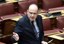 Επιμένει ο Λαζαρίδης για τις ευθύνες Σημίτη στην κρίση των Ιμίων: «Δεν ανακαλώ τίποτα» απαντά στον Ανδρουλάκη