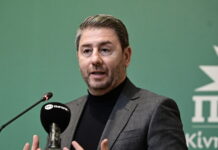 Ο Νίκος Ανδρουλάκης «τρίζει τα δόντια» σε όσους πυροδοτούν την εσωστρέφεια στο ΠΑΣΟΚ: Μηνύματα με πολλούς αποδέκτες