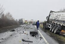 Το τελευταίο «αντίο» στα πέντε θύματα του φρικτού τροχαίου στη Ρουμανία