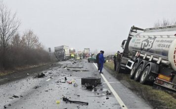 Το τελευταίο «αντίο» στα πέντε θύματα του φρικτού τροχαίου στη Ρουμανία