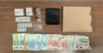 Συνελήφθη άνδρας για εισαγωγή, μέσω ταχυδρομικού δέματος, ροζ κοκαΐνης και ναρκωτικών χαπιών