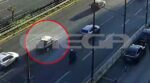 Λ. Συγγρού: Τηλεόραση «πέταξε» από σχάρα αυτοκινήτου – MEGA ντοκουμέντο