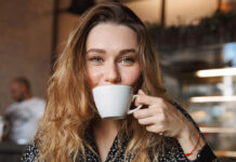 Τσάι vs καφές: Ποιο είναι καλύτερο για την υγεία των οστών