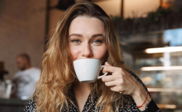 Τσάι vs καφές: Ποιο είναι καλύτερο για την υγεία των οστών