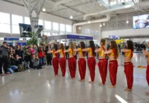 Πανηγυρική υποδοχή της 1ης απευθείας πτήσης Βομβάη – Αθήνα