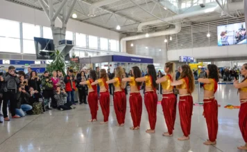 Πανηγυρική υποδοχή της 1ης απευθείας πτήσης Βομβάη – Αθήνα