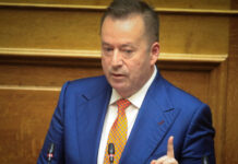 Το 112 «αναστάτωσε» τη Βουλή: «Τι γίνεται ρε παιδιά;» – «Για εσάς είναι, ήρθε η ώρα να φύγετε»