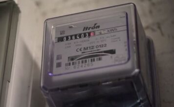 Μεταξουργείο: Στο σκοτάδι άφησε μια ολόκληρη πολυκατοικία ο ΔΕΔΔΗΕ – Μία βδομάδα χωρίς ρεύμα