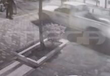 Αίγιο: Απίστευτες εικόνες από κλοπή σε κοσμηματοπωλείο – Χτύπησαν με αγροτικό τη βιτρίνα έξι φορές