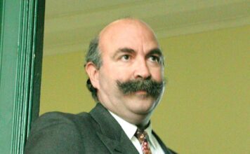 Χρήστος Μαυρίκης: Πυροβόλησε στον αέρα και έπειτα ταμπουρώθηκε σπίτι του – Συνελήφθη