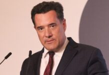 Ο Άδωνις Γεωργιάδης «τα βάζει» με διαδηλωτές σε Λευκάδα και Άργος που διαμαρτύρονταν για Belharra, NATO και Ισραήλ