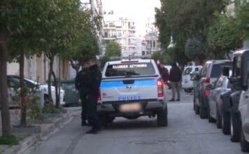 Έκρηξη από χειροβομβίδα στον Κορυδαλλό – Ζημιές σε αυτοκίνητα και μία κατοικία