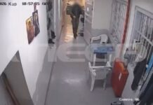 Φυλακές Δομοκού: Καρέ καρέ όσα διαδραματίστηκαν πριν τη δολοφονία του ισοβίτη μέσα στο αρχιφυλακείο – Βίντεο ντοκουμέντο