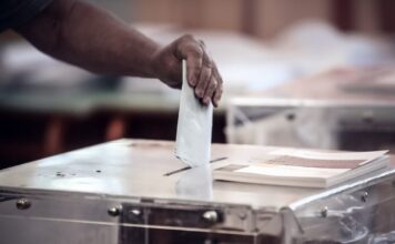 Δημοσκόπηση Interview: Τρίτη θητεία για ΝΔ βλέπει το 53% – Χάνει έδαφος η Καρυστιανού, ενισχύεται ο Τσίπρας