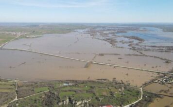 Έβρος: Έσπασαν τα αναχώματα και πλημμύρισαν χιλιάδες καλλιεργήσιμα στρέμματα λόγω των βροχών