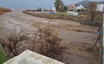 Ισχυρές βροχές και θυελλώδεις άνεμοι «σαρώνουν» τη χώρα – Σε «συναγερμό» η Αττική