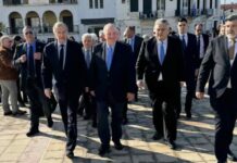 Καραμανλής: «Να ακούμε τους πιο έμπειρους, αντί να τους διαγράφουμε» – Κοινή εμφάνιση με Σαμαρά στην Καλαμάτα