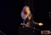 Κολωνάκι: Μεθυσμένη γνωστή 36χρονη τραγουδίστρια «έπεσε» σε 5 σταθμευμένα αυτοκίνητα