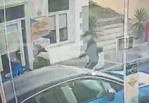 Πύλος: Δεν του άρεσε το κούρεμα και χτύπησε με ρόπαλο τον κουρέα – Βίντεο ντοκουμέντο