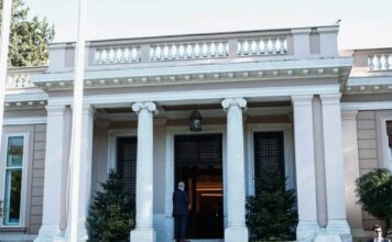 Έκτακτη συνεδρίαση του ΚΥΣΕΑ στο Μαξίμου μετά τις επιθέσεις ΗΠΑ και Ισραήλ στο Ιράν