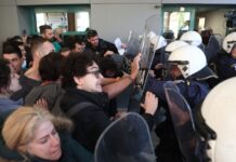 Ο Άδωνις Γεωργιάδης για τα επεισόδια έξω από το Γενικό Κρατικό Νίκαιας: «Κινδύνευσε η σωματική μου ακεραιότητα – Η βία δεν είναι νόμιμο δικαίωμα»