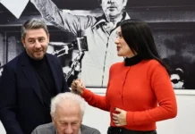 Οι κρυφές μετρήσεις που δείχνουν 5ο το ΠΑΣΟΚ, αδιαφορία Μαξίμου για τον Σαμαρά, οι αμπελοφιλοσοφίες Ρουσόπουλου και τα Louboutin της Αλεξοπούλου