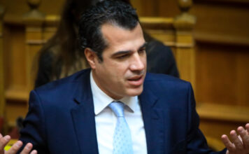 Θάνος Πλεύρης για Ζωή Κωνσταντοπούλου: Διαβάζω για τον Ολυμπιακό όποτε μου κάνει επίθεση για να ηρεμώ