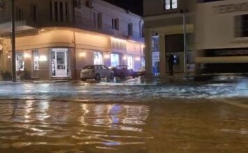 Η κακοκαιρία «σαρώνει» τη δυτική Ελλάδα – Πλημμύρισαν δρόμοι, έπεσαν δέντρα, ζημιές σε σπίτια