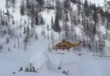 Η στιγμή που χιονοστιβάδα «καταπίνει» δεκάδες σκιέρ στις ιταλικές Άλπεις