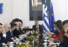 Κυριάκος Μητσοτάκης: Επίθεση στον Αντώνη Σαμαρά – «Eπαγγελματίες ανησυχούντες» όσοι ζουν με ηττοπαθή μανία καταδίωξης