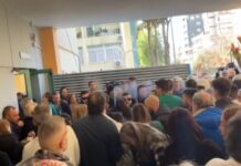 Κρατικό Νίκαιας: Επεισόδια μεταξύ νοσηλευτών και αστυνομικών κατά την επίσκεψη Γεωργιάδη