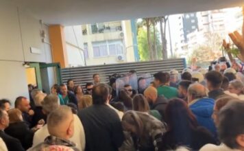 Κρατικό Νίκαιας: Επεισόδια μεταξύ νοσηλευτών και αστυνομικών κατά την επίσκεψη Γεωργιάδη