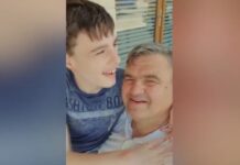 Πατέρας παιδιού με βαριάς μορφής αυτισμό δουλεύει 507 χλμ. μακριά από το σπίτι του – Του απέρριψαν τη μετάθεση