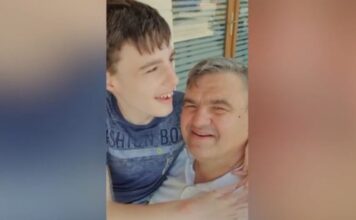 Πατέρας παιδιού με βαριάς μορφής αυτισμό δουλεύει 507 χλμ. μακριά από το σπίτι του – Του απέρριψαν τη μετάθεση