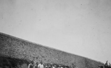 Φωτογραφίες με τους 200 της Καισαριανής: Αίτημα Κουτσούμπα στο υπουργείο Πολιτισμού για παραχώρηση ψηφιακού αντιγράφου στο ΚΚΕ