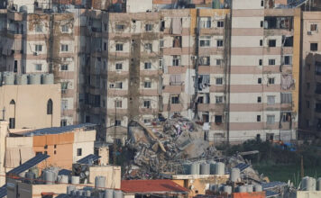 Το Ιράν συνεχίζει να χτυπά αμερικανικούς στόχους στη Μέση Ανατολή