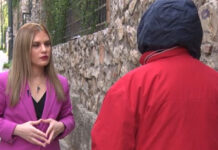 Παλαιό Φάληρο: Σε απόγνωση γυναίκα που κινδυνεύει να χάσει το σπίτι της – «Είμαι σε απελπισία»