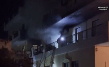 Πυρκαγιά σε διαμέρισμα στο Άργος – Στο νοσοκομείο μία μητέρα με το παιδί της