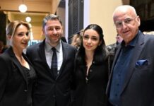 Νίκος Ανδρουλάκης: Στο θέατρο «Παλλάς» ο πρόεδρος του ΠΑΣΟΚ, παρακολούθησε την παράσταση για τον Αντώνη Καλογιάννη