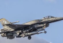 Το παρασκήνιο της βοήθειας της Ελλάδας στην Κύπρο – «Θωρακίζονται» βάσεις και πρεσβείες στη χώρα