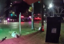 ΗΠΑ: Η στιγμή που 53χρονος με ιρανικά σύμβολα ανοίγει πυρ εναντίον πλήθους στο Τέξας