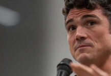 Ο άνθρωπος που τόλμησε να πει «όχι» στον Τραμπ – «Ήταν αδύναμος» λέει ο πρόεδρος των ΗΠΑ για τον Κεντ