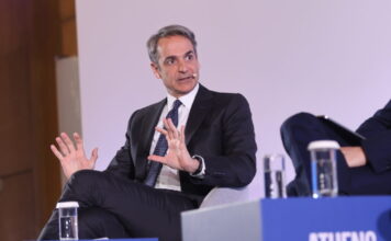 Μητσοτάκης στο Athens Alitheia Forum: Έως το τέλος του μήνα οι ανακοινώσεις για τον περιορισμό της πρόσβασης παιδιών κάτω των 15 ετών σε social media