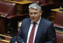 Ο Μητσοτάκης ενημερώνει Νατσιό για τις εξελίξεις στη Μέση Ανατολή