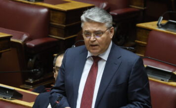 Ο Μητσοτάκης ενημερώνει Νατσιό για τις εξελίξεις στη Μέση Ανατολή