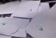 ΠΑΣΟΚ: Έκπληξη η συμμετοχή στις εκλογές για τους συνέδρους – Χριστοδουλάκης, Δούκας και Γερουλάνος δίνουν μάχη για τη δεύτερη θέση